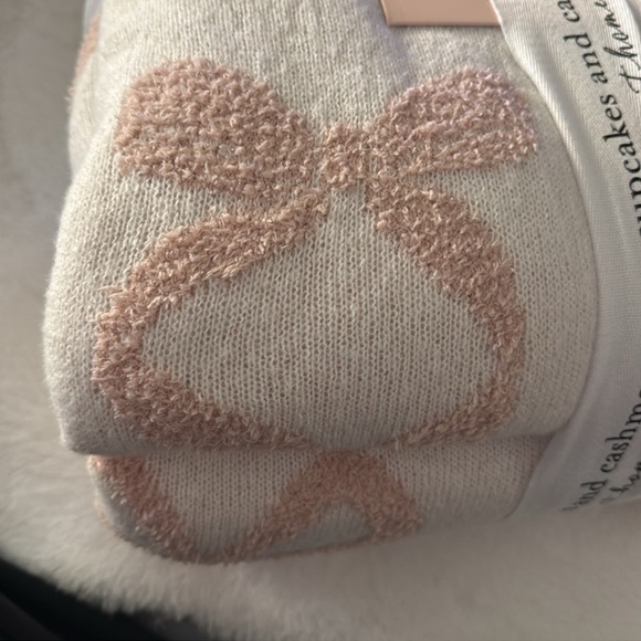 Cupcakes and cashmere pink ribbon/bow, king size reversible, knit blanke - Picture 3 of 11